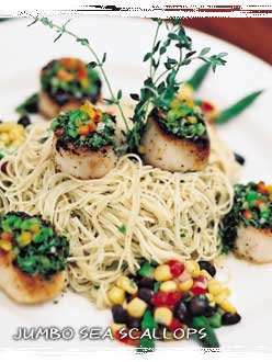 Pasta with Scallops and Pears in a Garlic-Ginger Cream