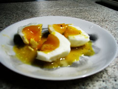 Boiled eggs in lemon oil sauce